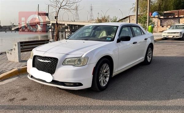 Chrysler 300 2015 for sale in Iraq - Basra